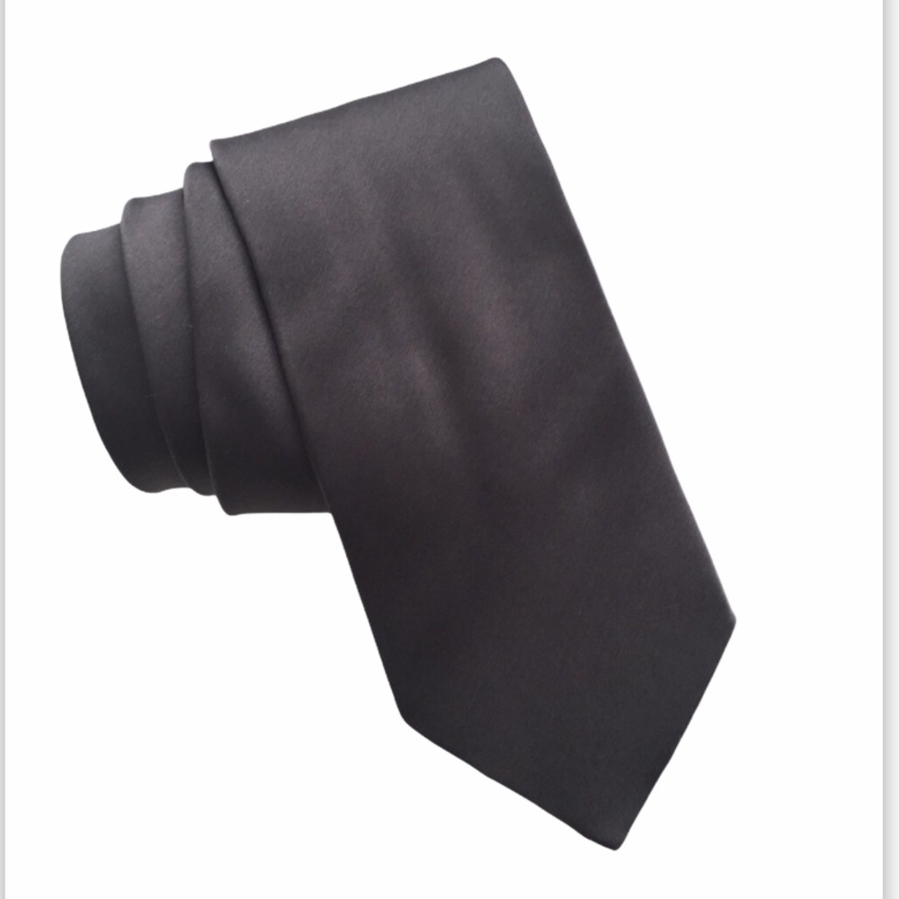 NEW Andre Valentino 100% Silk Tie. Brand New